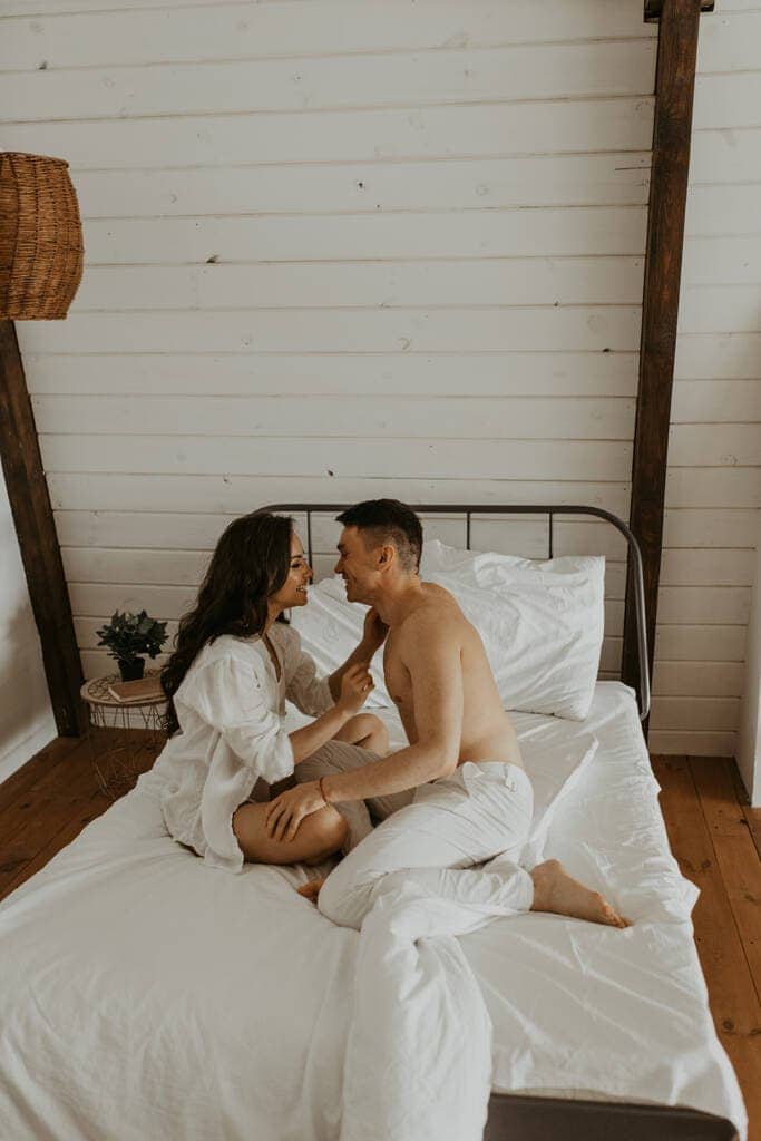 How to satisfy a man in bed