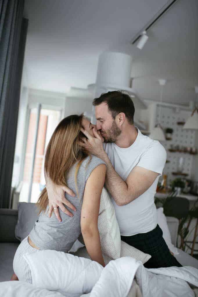 how to satisfy a woman in bed