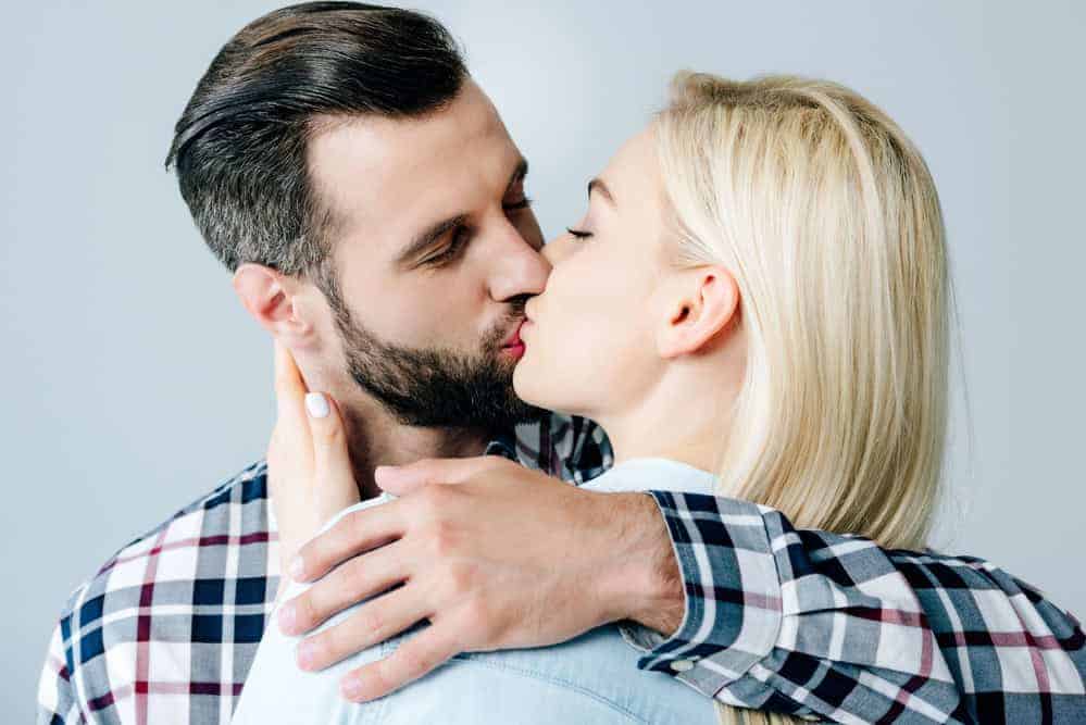 benefits of kissing in a relationship