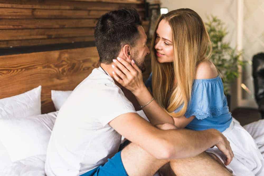 Signs a woman wants to sleep with you