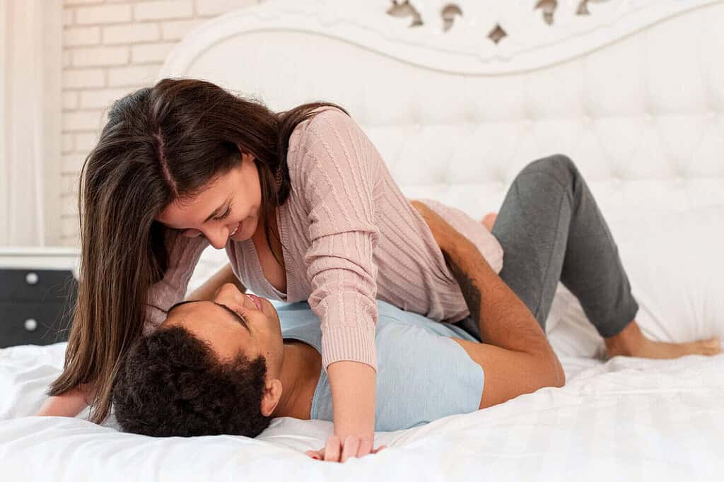 Signs a woman wants to sleep with you