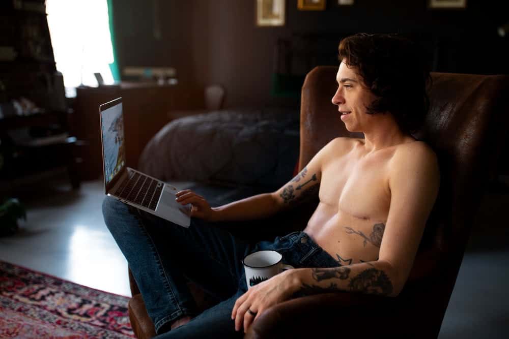 signs a man is addicted to sex