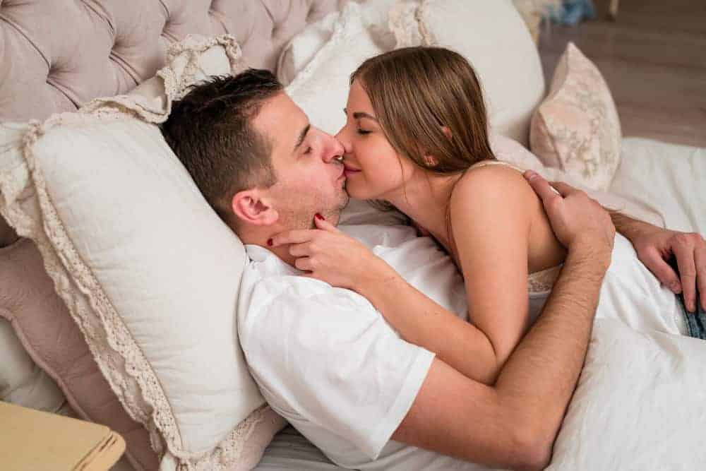 things men do when they're enjoying sex